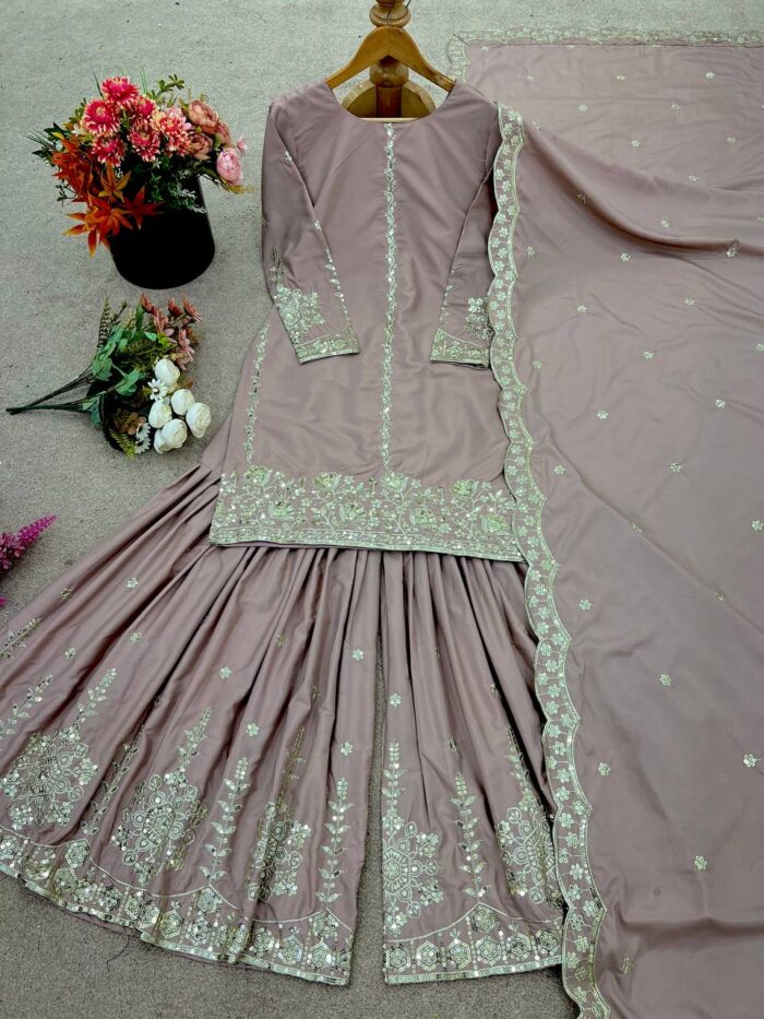 Grace in Every Thread – Shine in Crepe Silk Elegance! - Image 4