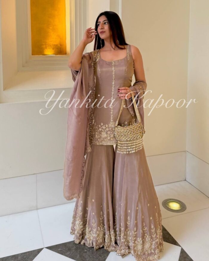 Grace in Every Thread – Shine in Crepe Silk Elegance! - Image 3