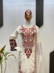 "Style That Shimmers – Roman Silk with a Royal Touch - Image 5