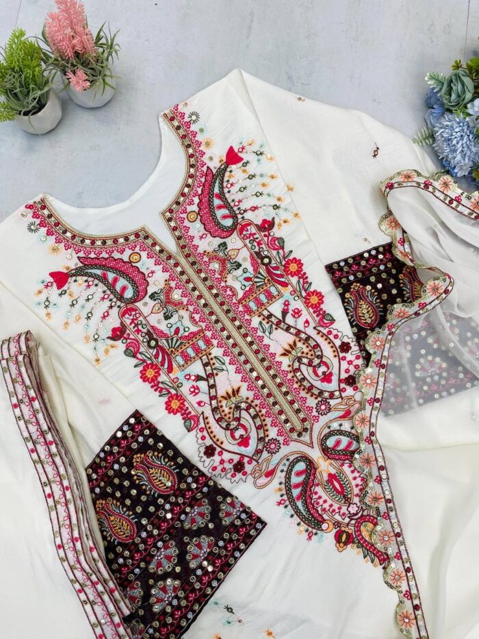 "Style That Shimmers – Roman Silk with a Royal Touch - Image 6