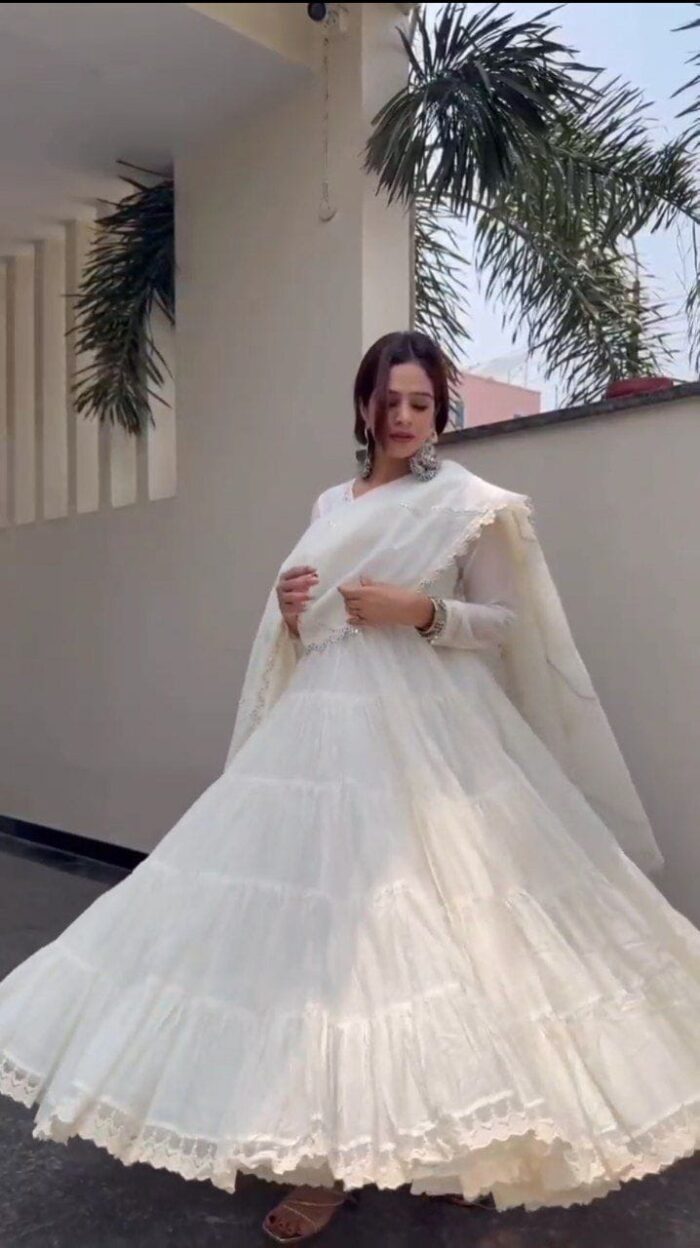 Step into Royal Grace – Elegant White Gown for Every Size & Every Celebration - Image 5
