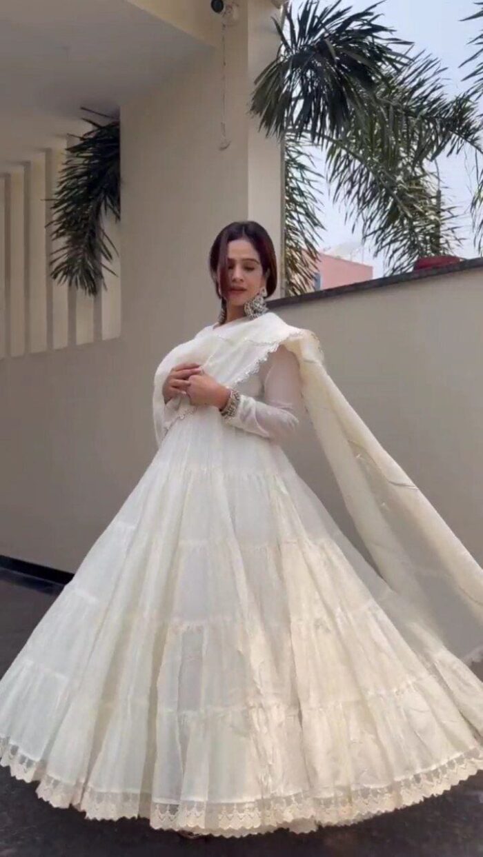 Step into Royal Grace – Elegant White Gown for Every Size & Every Celebration - Image 1