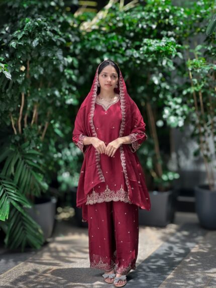 Elegance in Every Thread – Crafted for Royal Charm