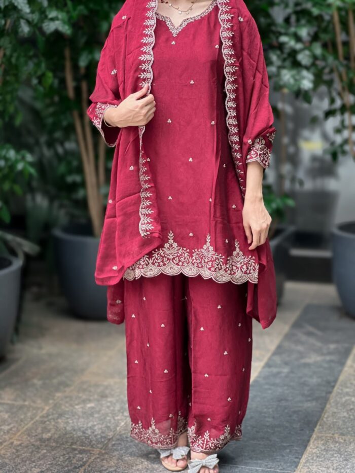 Elegance in Every Thread – Crafted for Royal Charm - Image 4