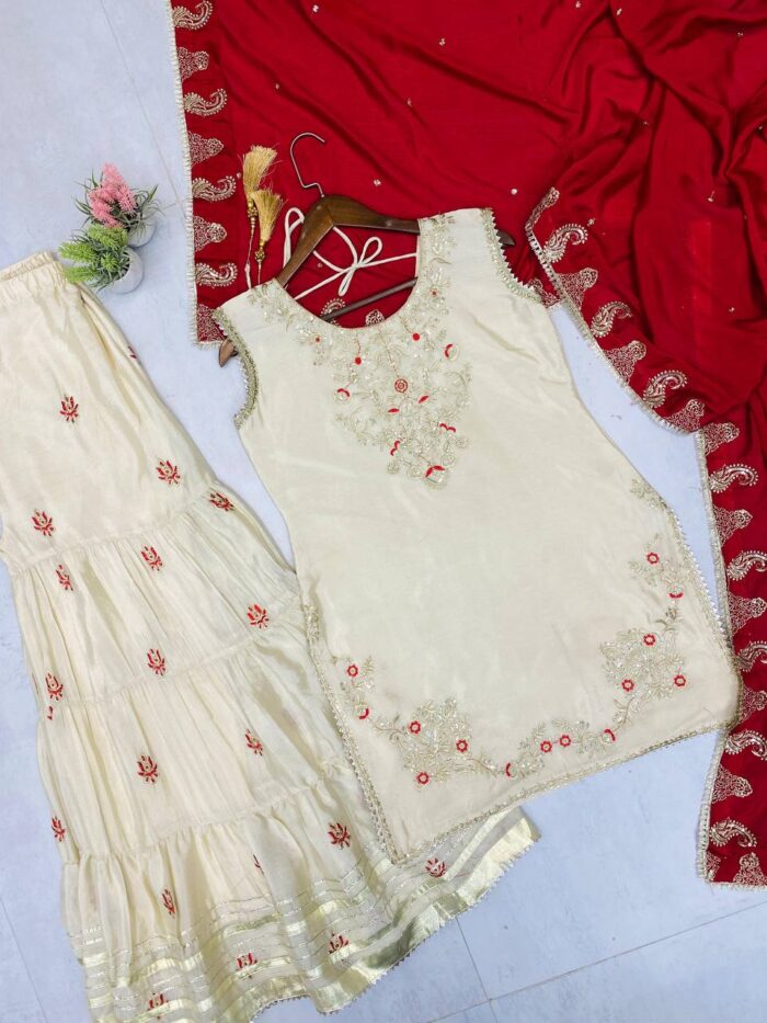 ✨ Graceful Layers of Elegance – Redefine Your Ethnic Look ✨ - Image 5