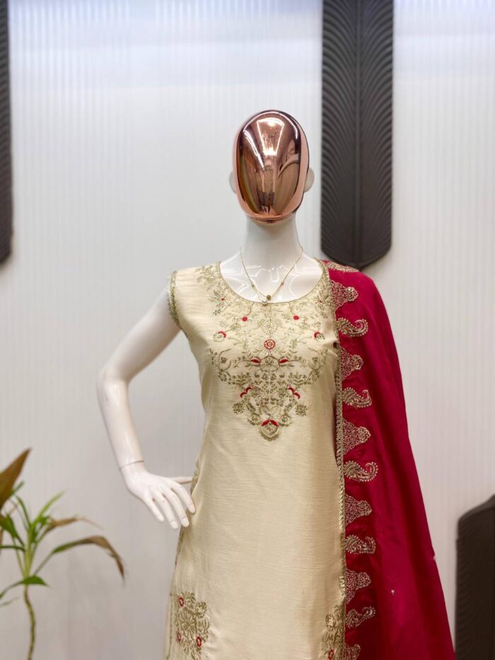 ✨ Graceful Layers of Elegance – Redefine Your Ethnic Look ✨ - Image 6