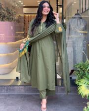 "Chanderi Charm – Subtle Shine, Royal Design ✨" - Image 4