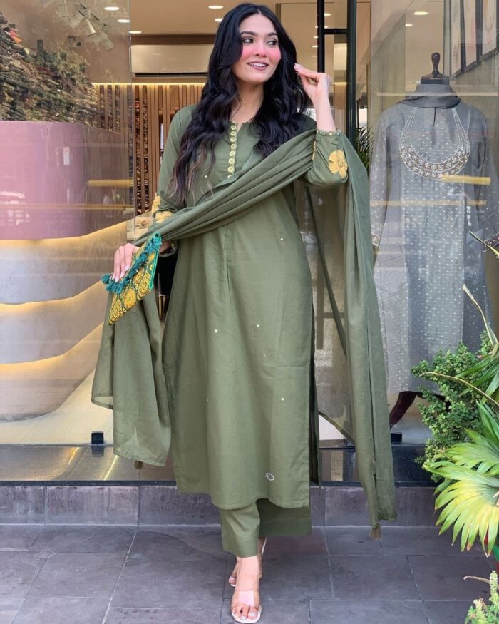 "Chanderi Charm – Subtle Shine, Royal Design ✨" - Image 4